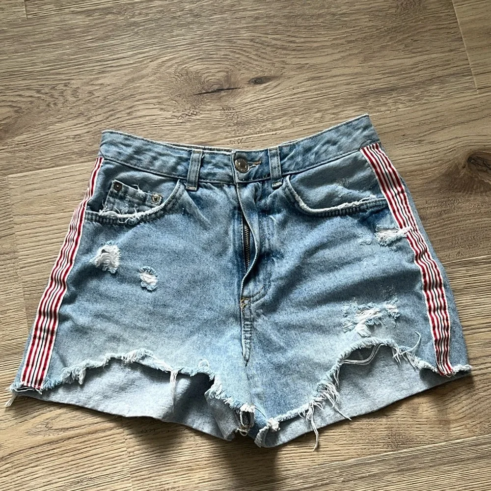 Stradivarius Light Blue‎ Distressed Jean Shorts with Red Accents